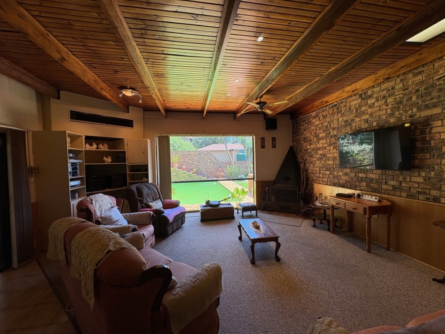 4 Bedroom Property for Sale in Heuwelsig Free State